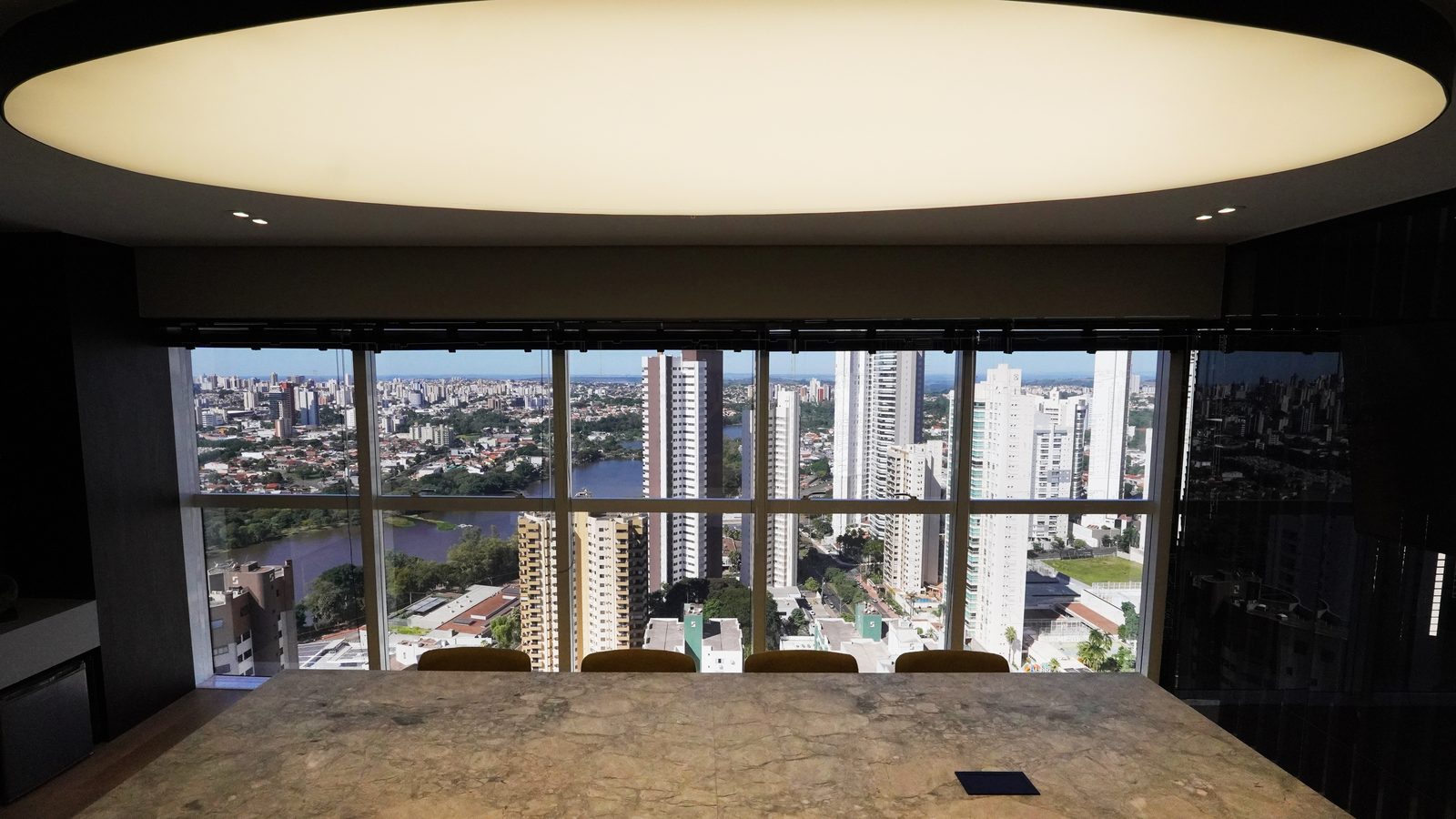 Vista de Londrina a partir da sala de reunião